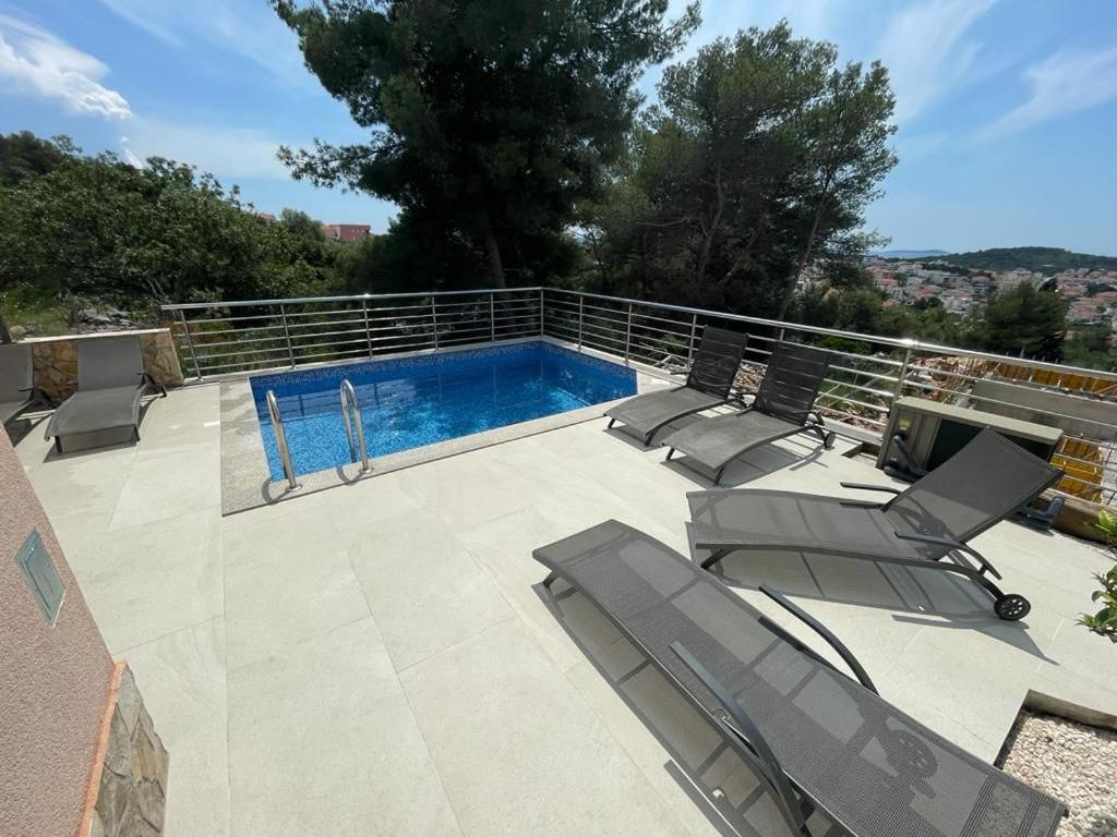 Villa Maja โตรกีร์ ภายนอก รูปภาพ