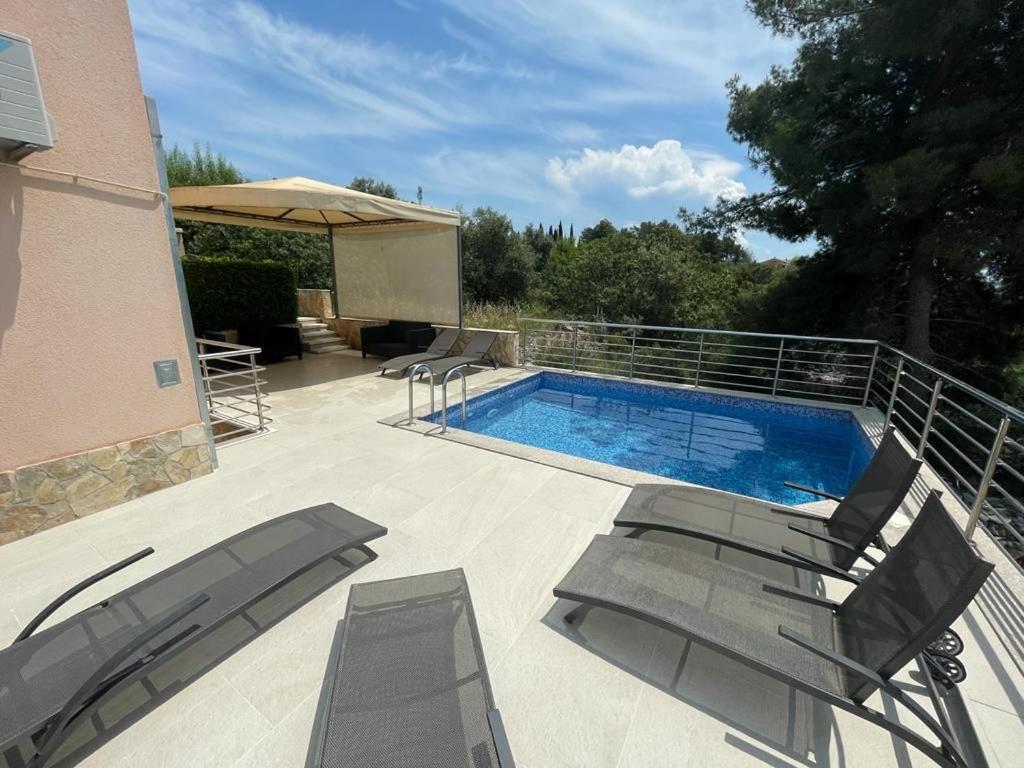 Villa Maja โตรกีร์ ภายนอก รูปภาพ