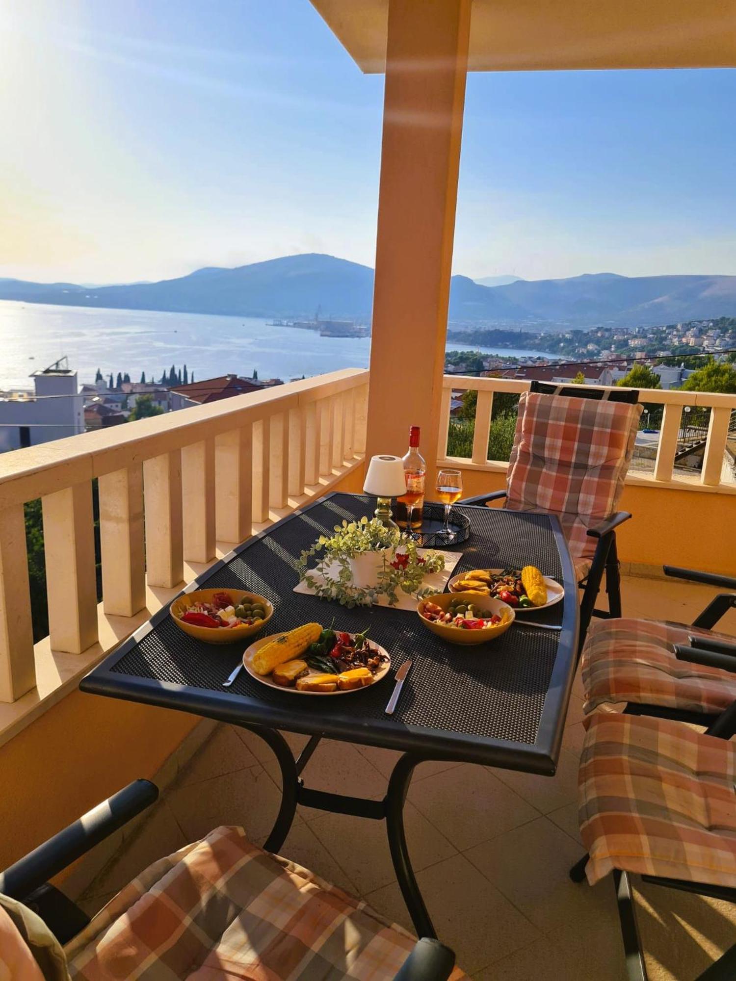 Villa Maja โตรกีร์ ภายนอก รูปภาพ