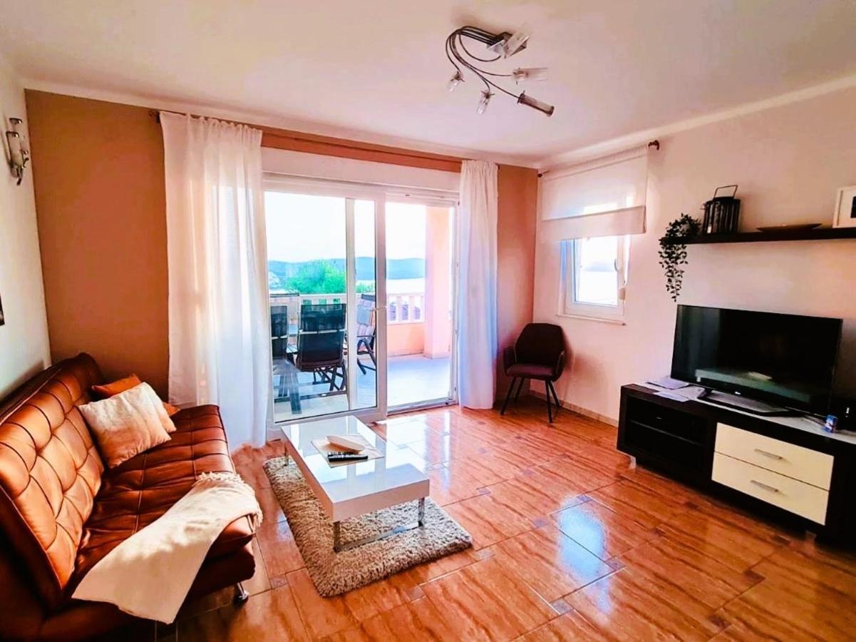 Villa Maja โตรกีร์ ภายนอก รูปภาพ