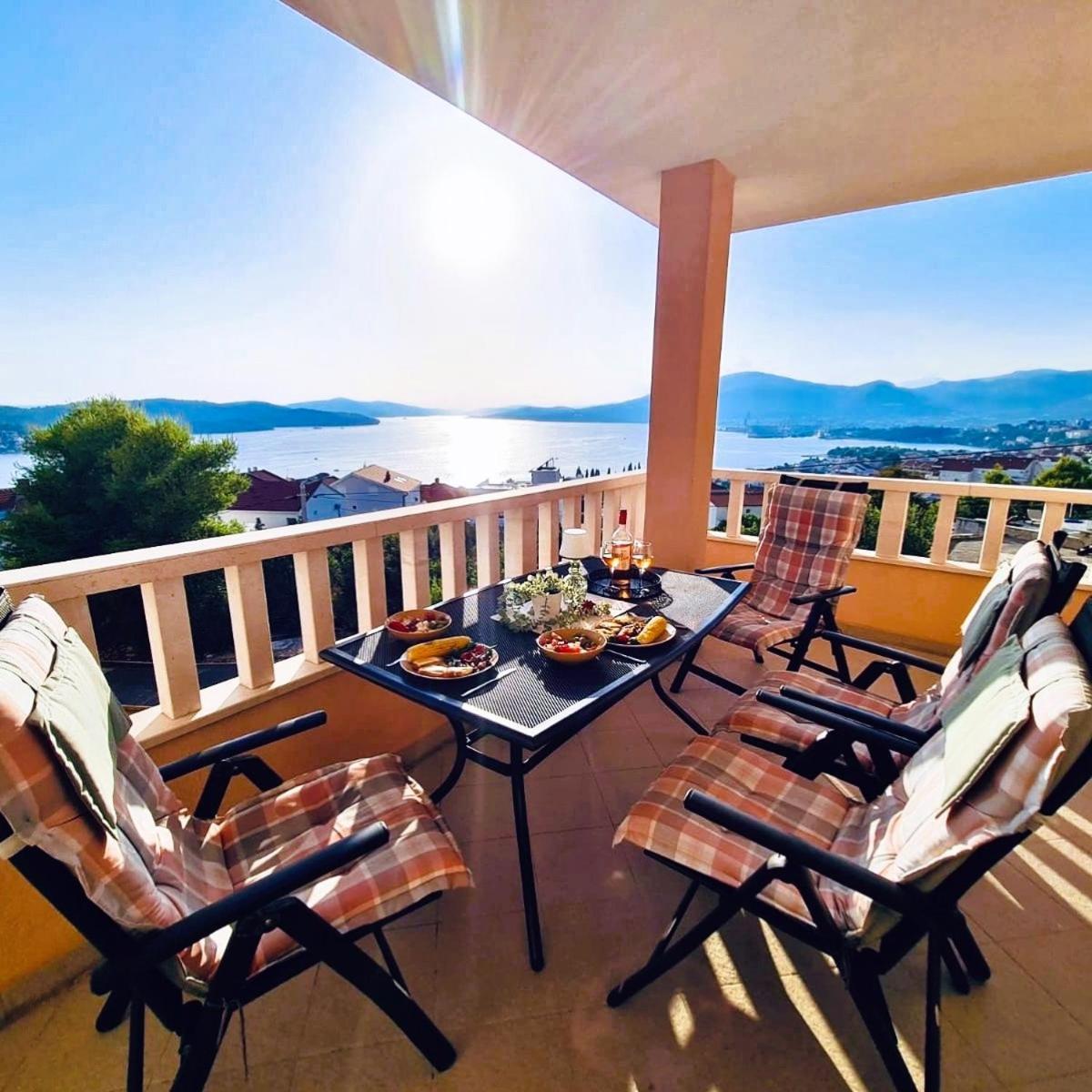 Villa Maja โตรกีร์ ภายนอก รูปภาพ