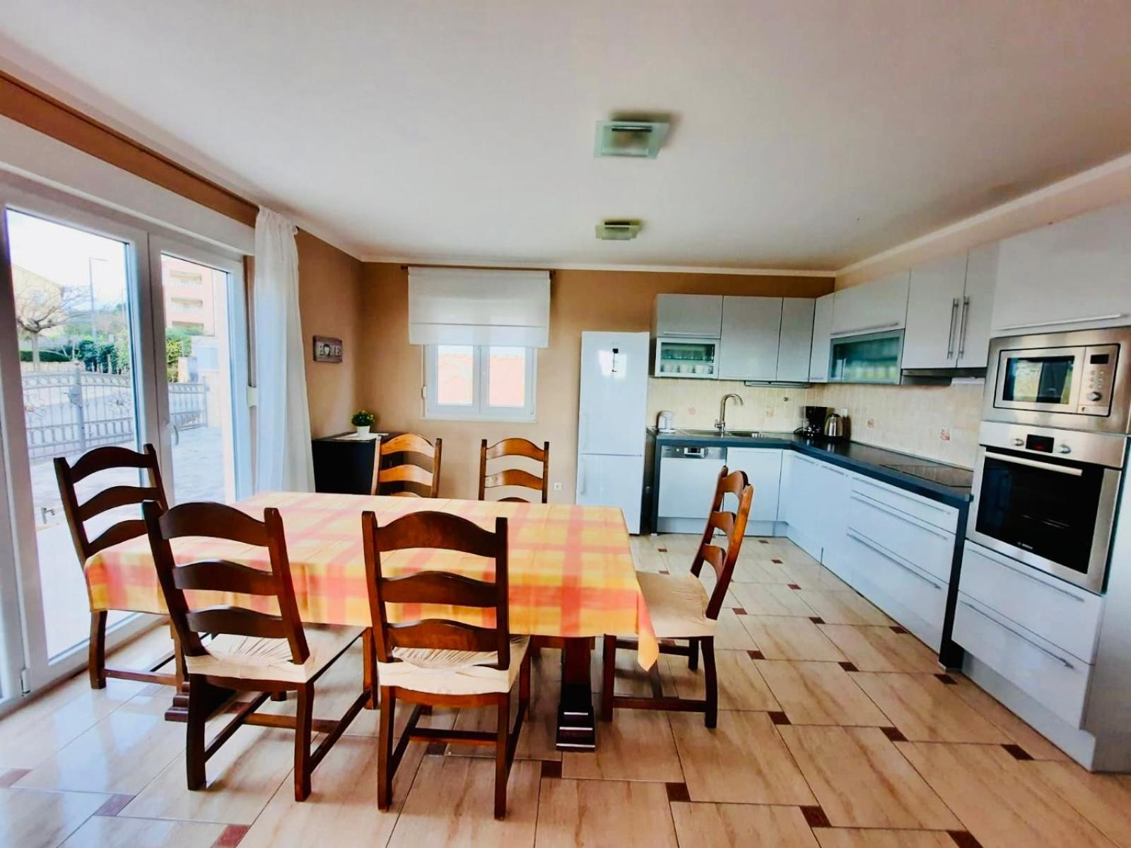 Villa Maja โตรกีร์ ภายนอก รูปภาพ